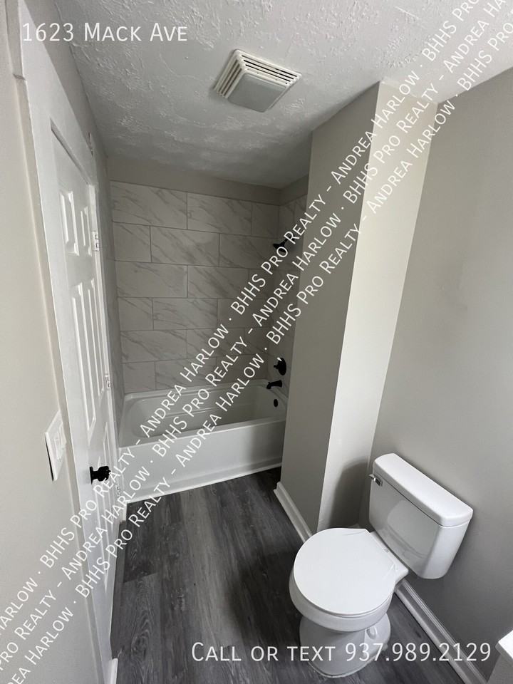 1623 Mack Ave - Photo 7 of 8