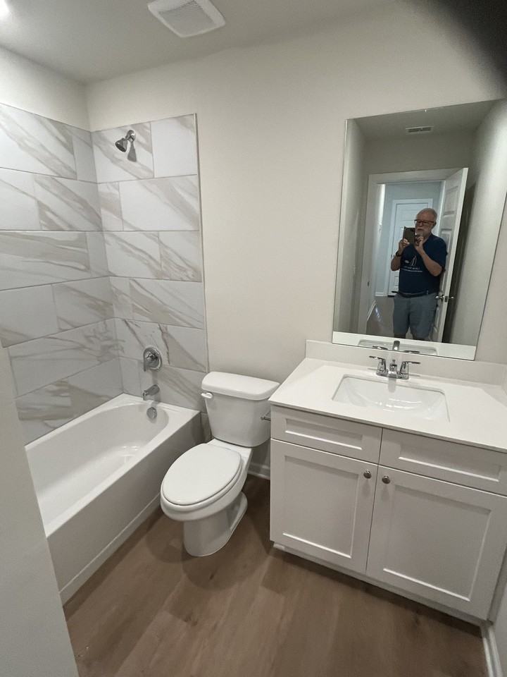 621 Ne 104th St - Photo 2 of 5