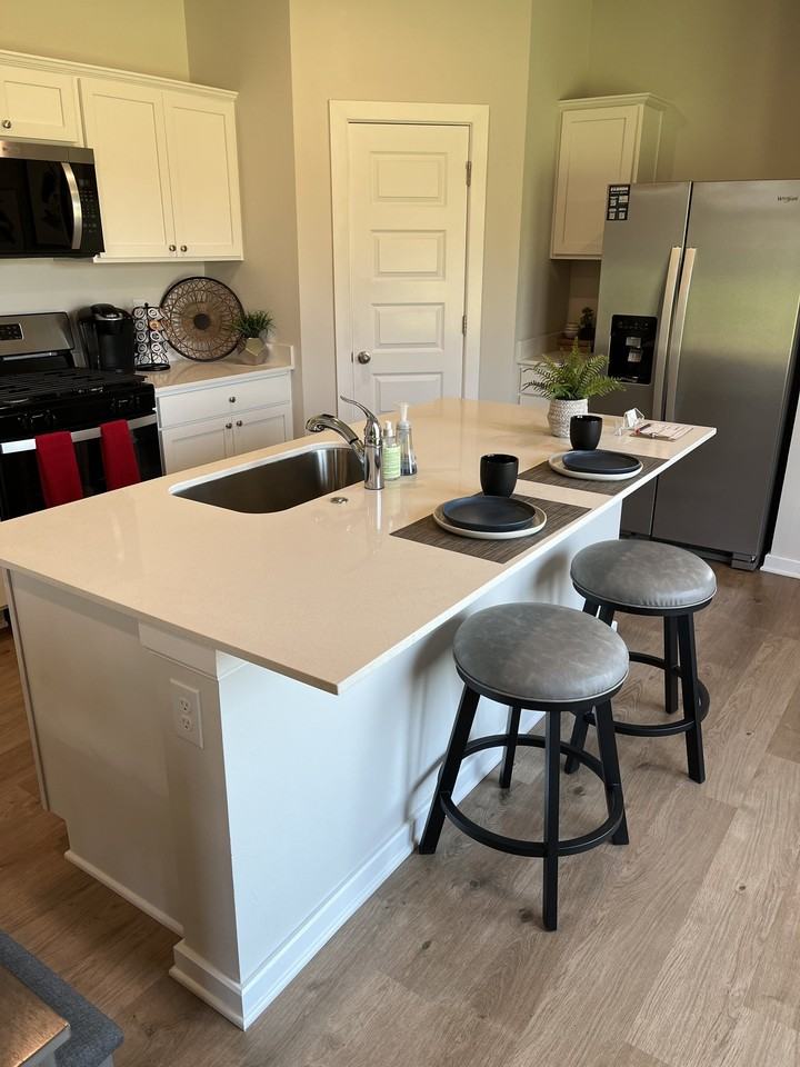 621 Ne 104th St - Photo 5 of 5