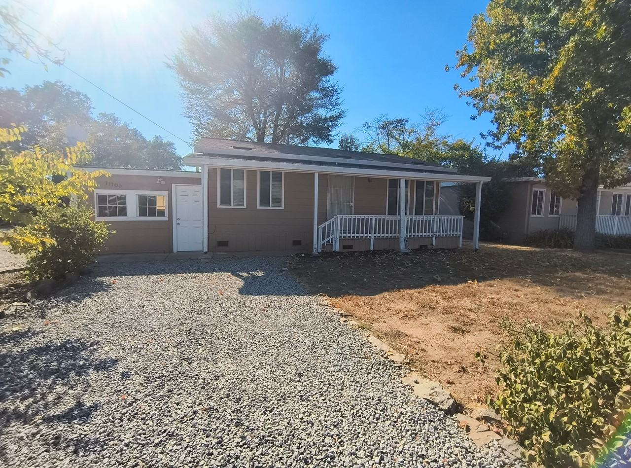 11705 Foothill Ave - Photo 2 of 25