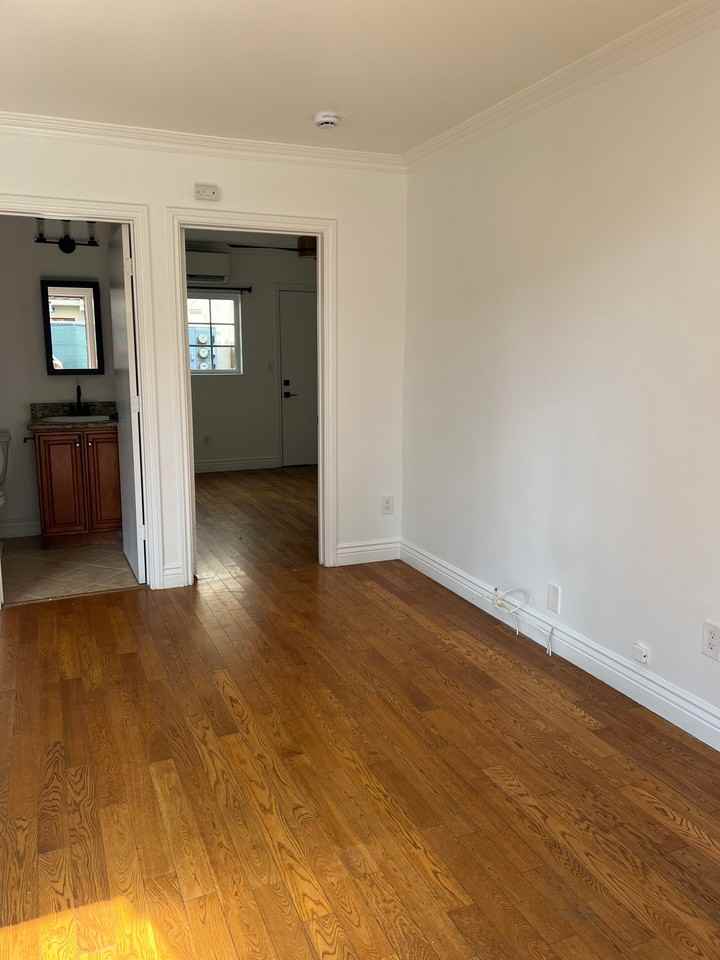 967 N Serrano Ave #1-2 - Photo 6 of 20