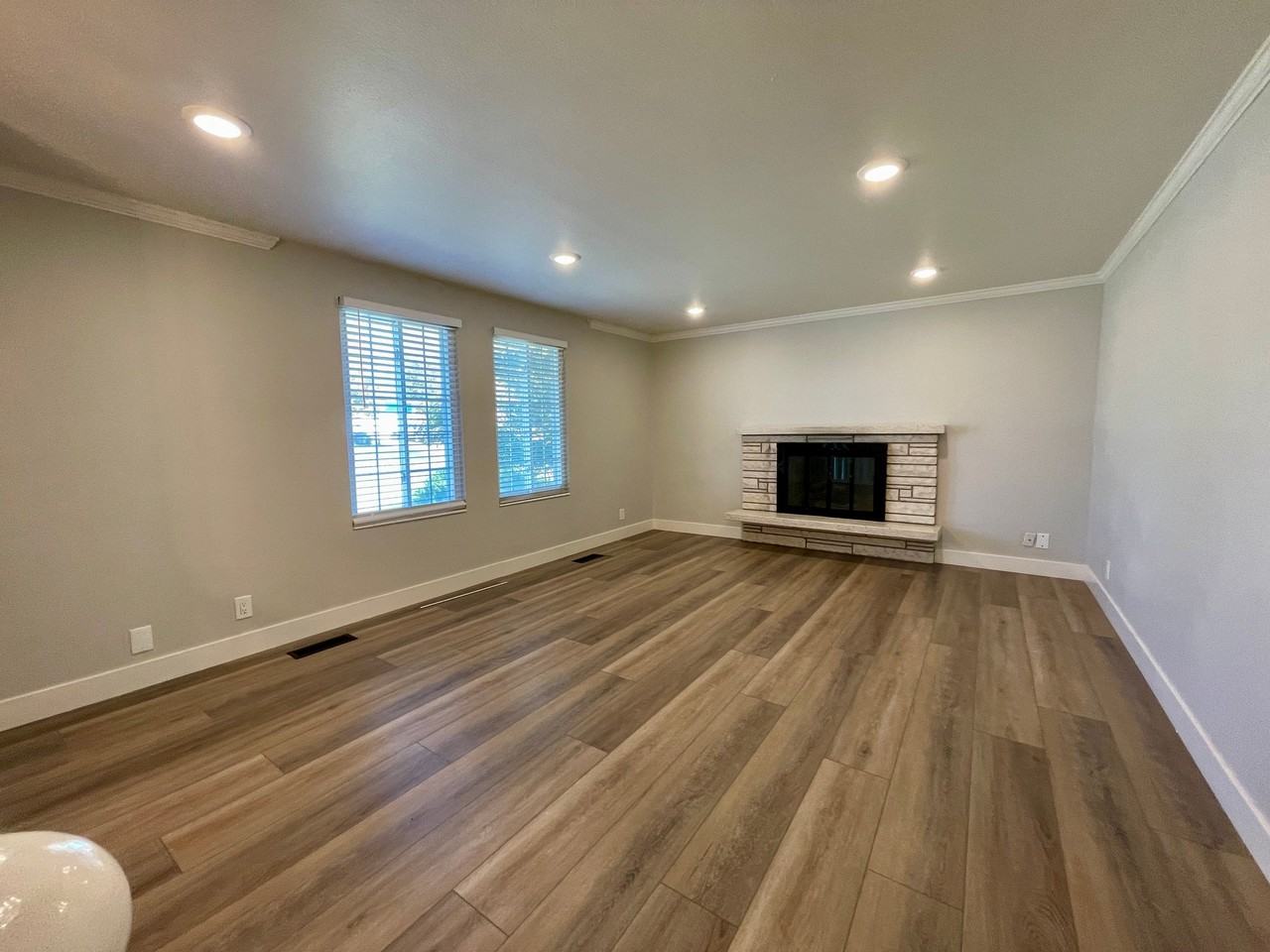 164 En - Photo 2 of 20