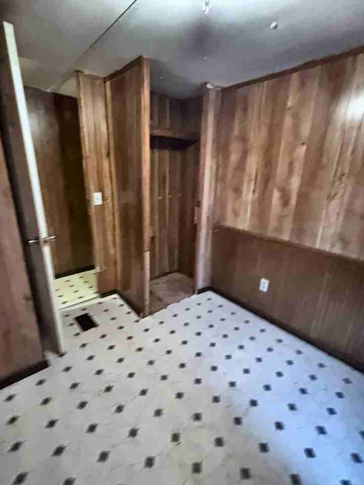 1421 Gilbert Dr #4 - Photo 3 of 7