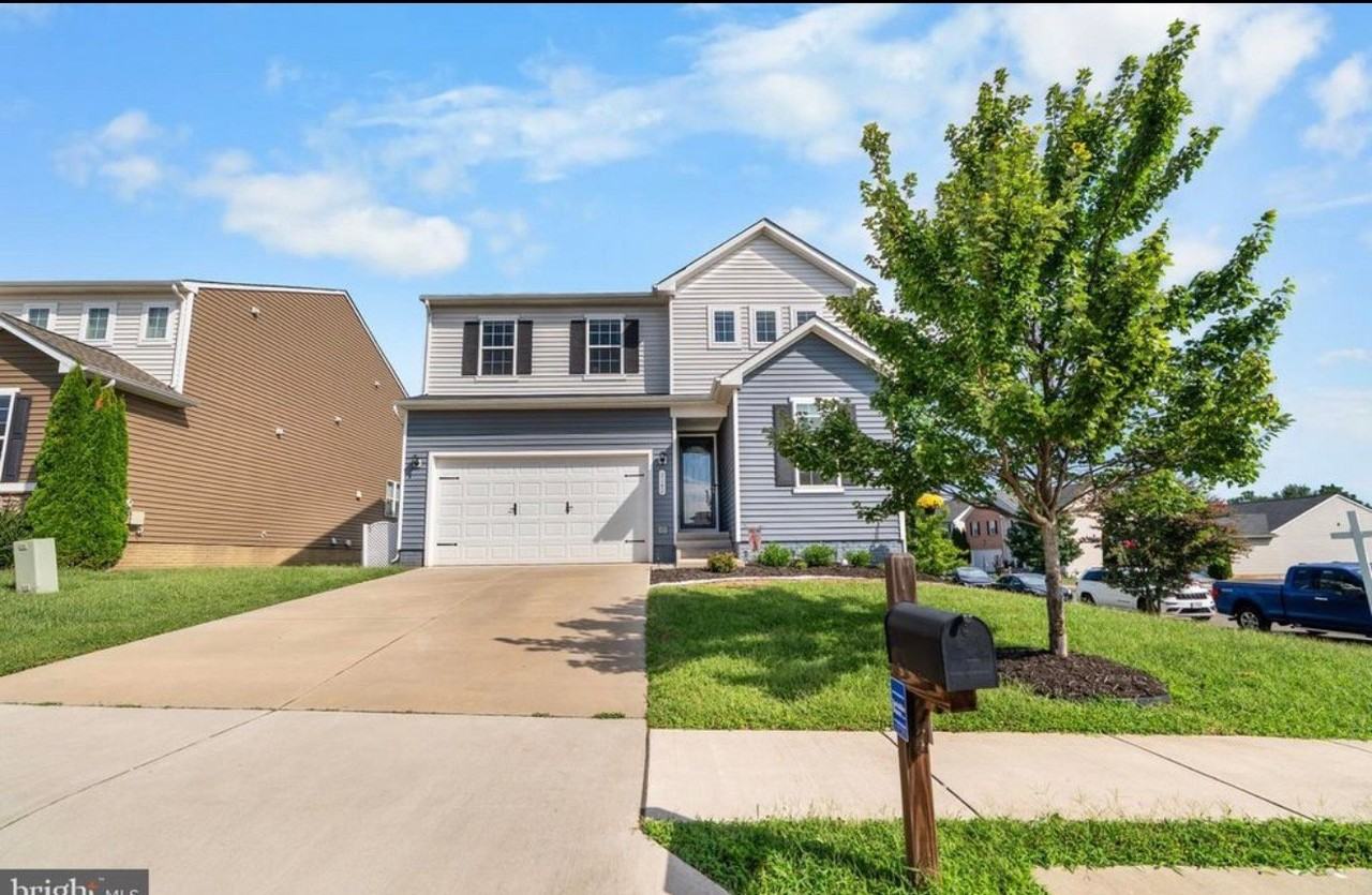 2142 Chestnut Dr - Photo 2 of 20
