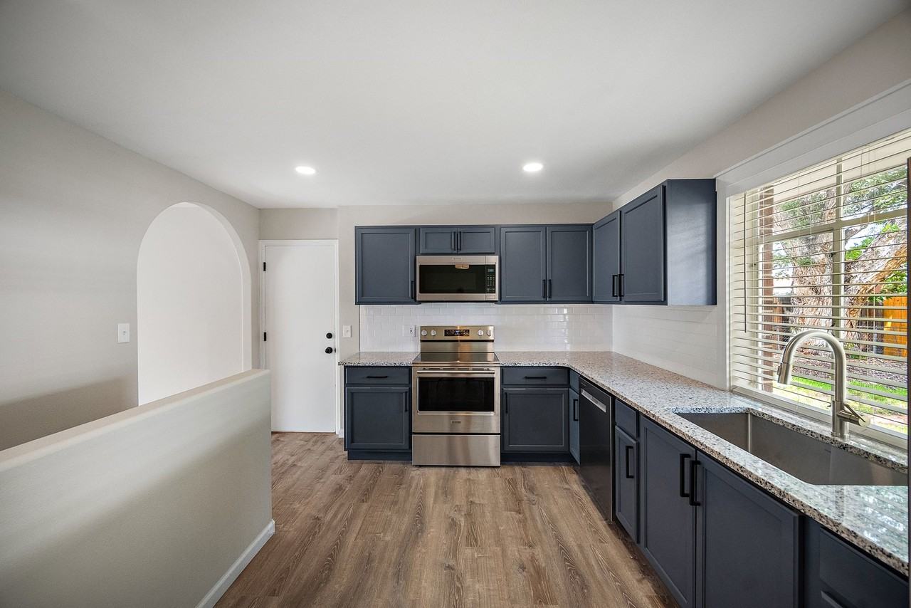 2931 Illinois Ave - Photo 7 of 18