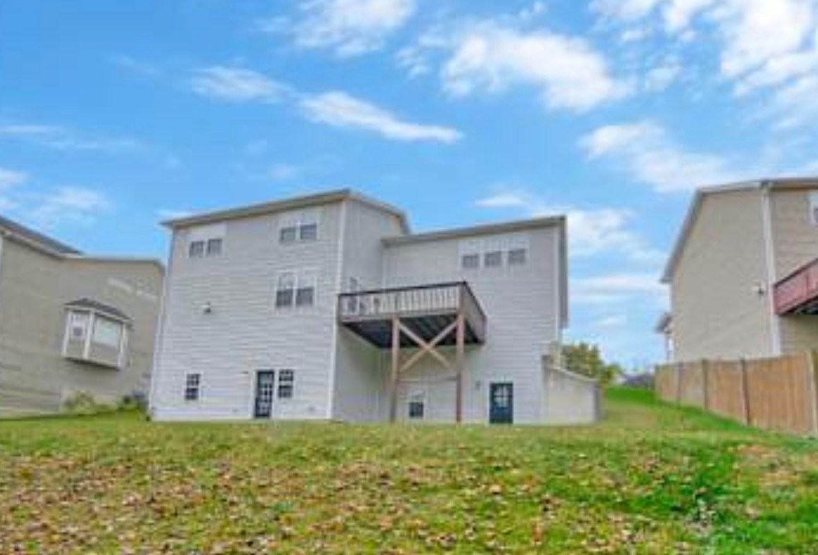 464 Texanna Way - Photo 3 of 11