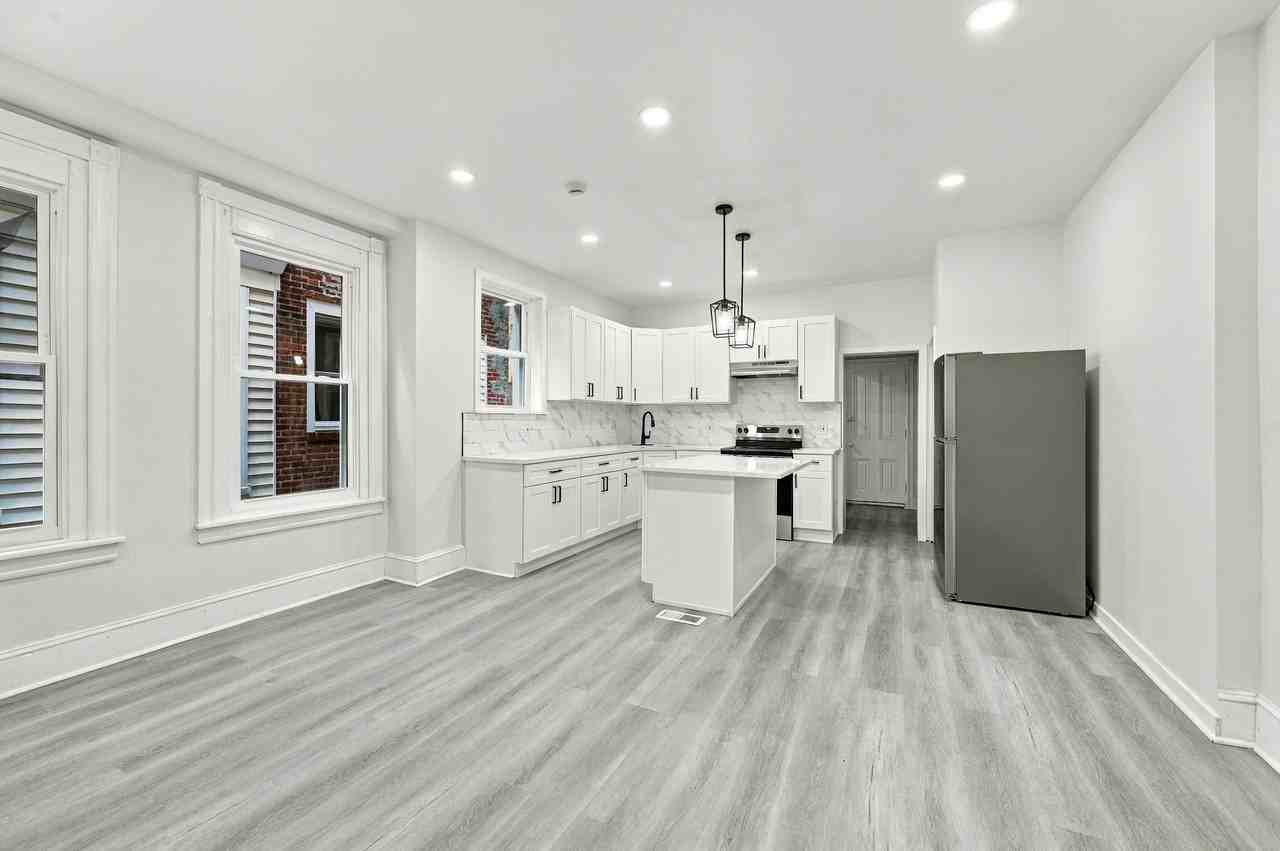 6011 Callowhill St - Photo 2 of 14