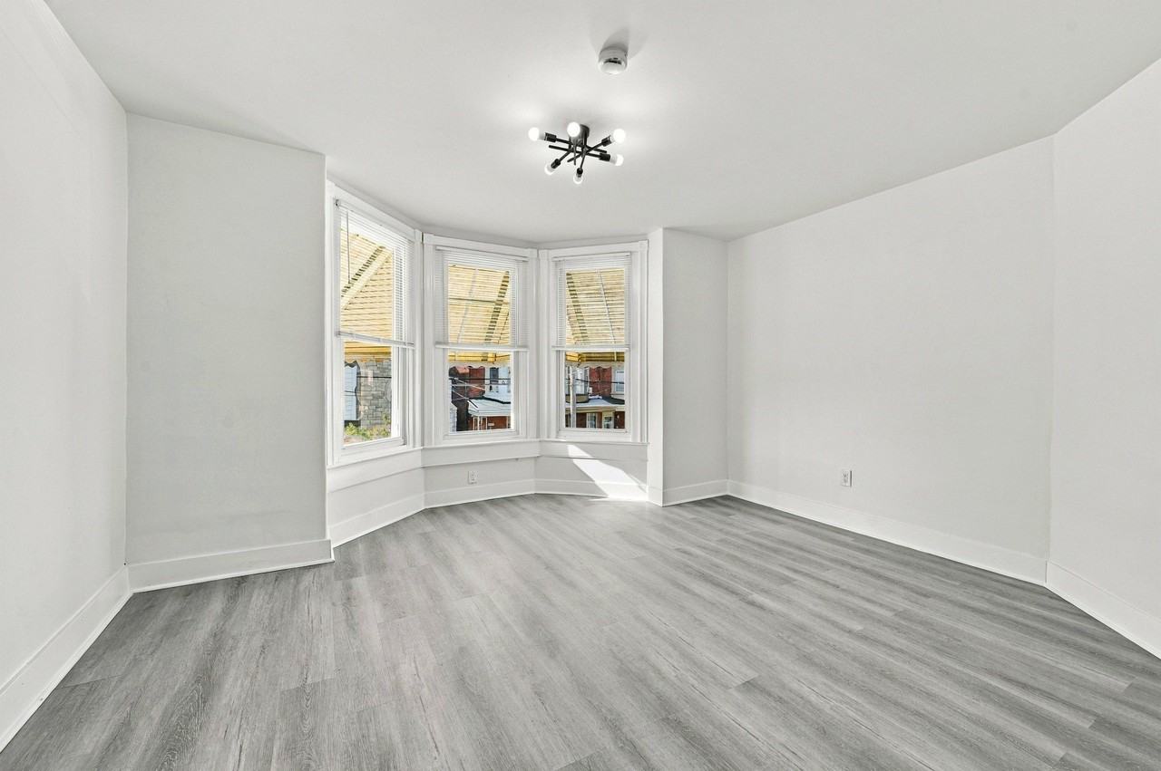 6011 Callowhill St - Photo 4 of 14