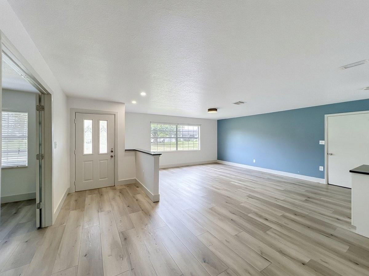 644 Viscaya Ave - Photo 7 of 20
