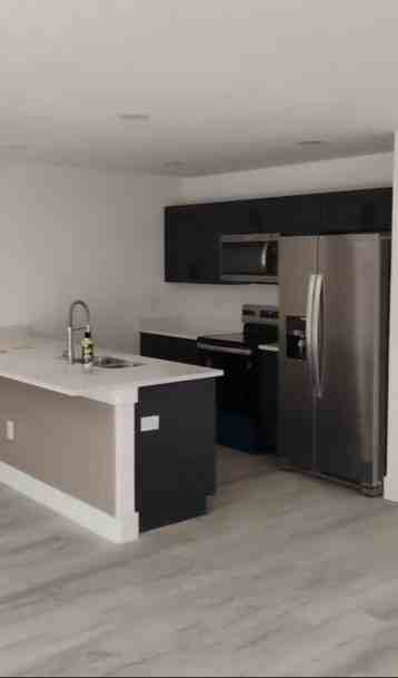 2232 Se 68th St - Photo 4 of 7