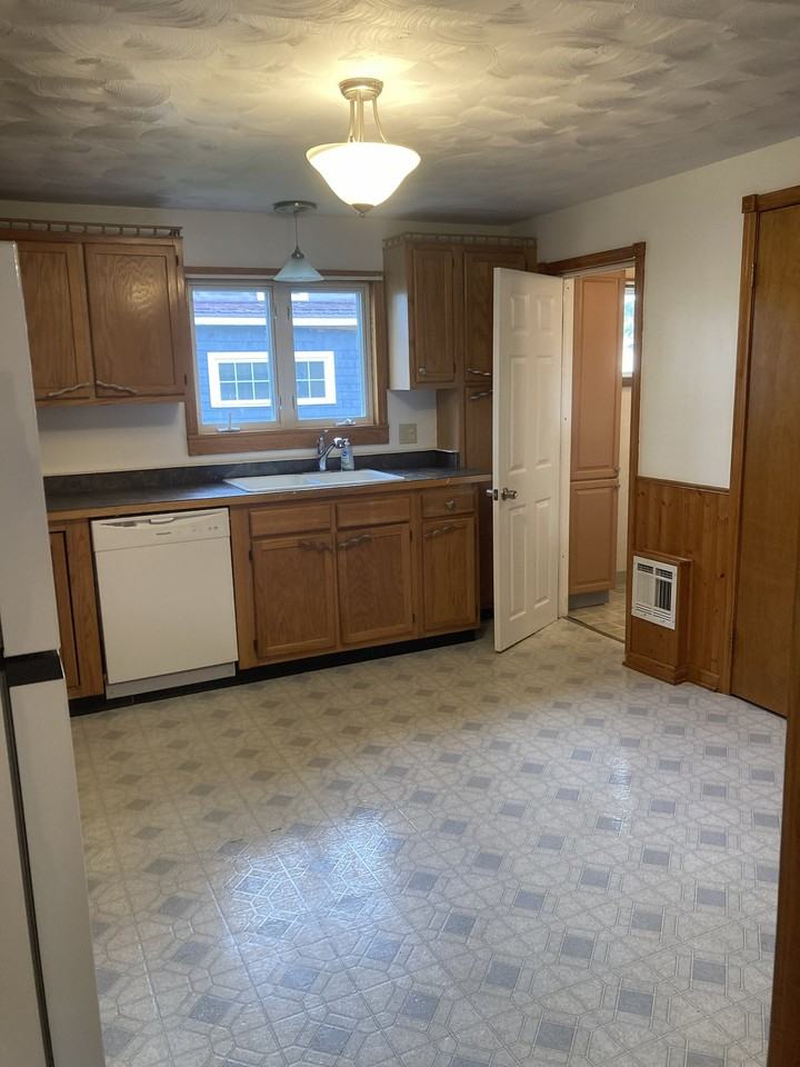 93 Montezuma St - Photo 3 of 18
