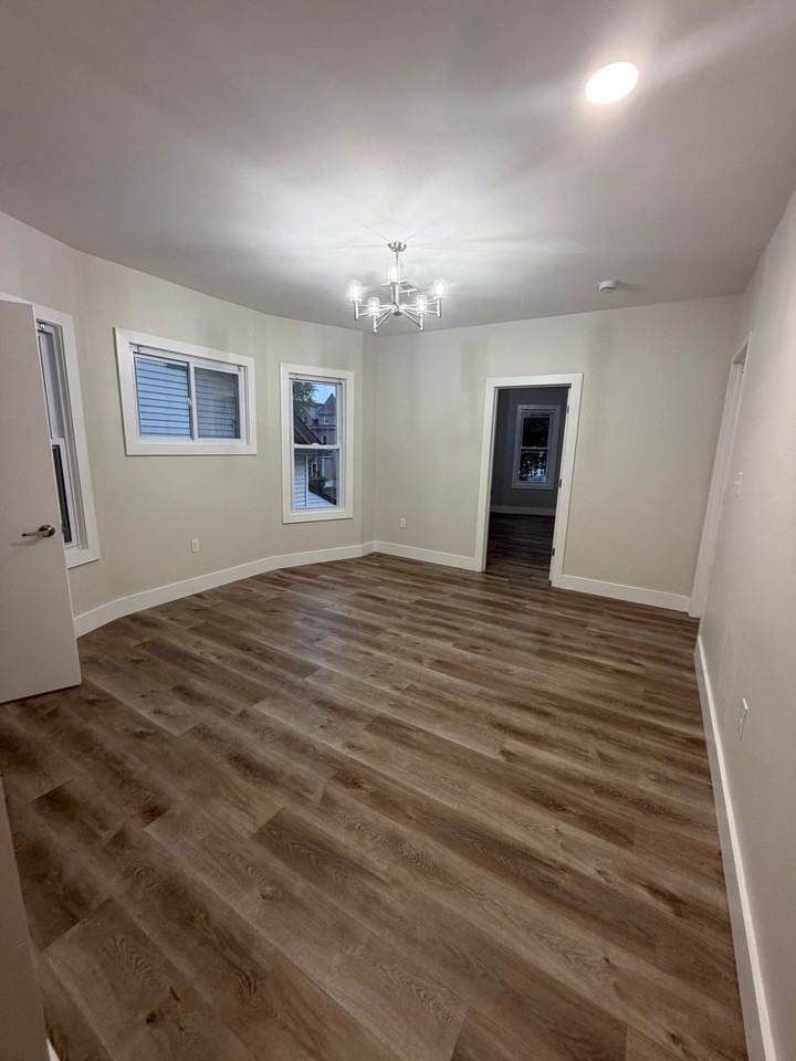112 S Arlington Ave #2 - Photo 3 of 11