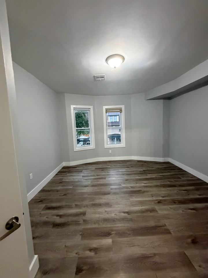112 S Arlington Ave #2 - Photo 4 of 11