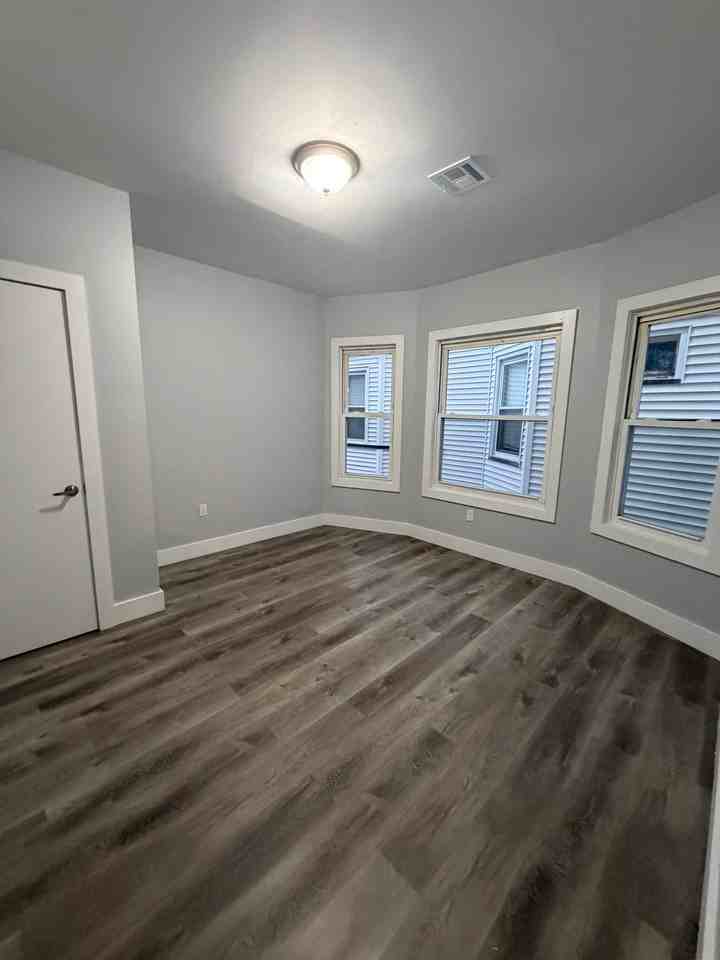 112 S Arlington Ave #2 - Photo 6 of 11