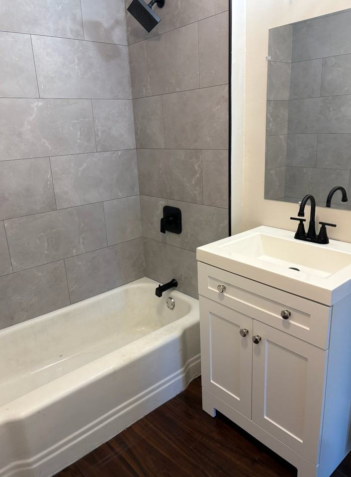 413 10th St - Photo 2 of 9