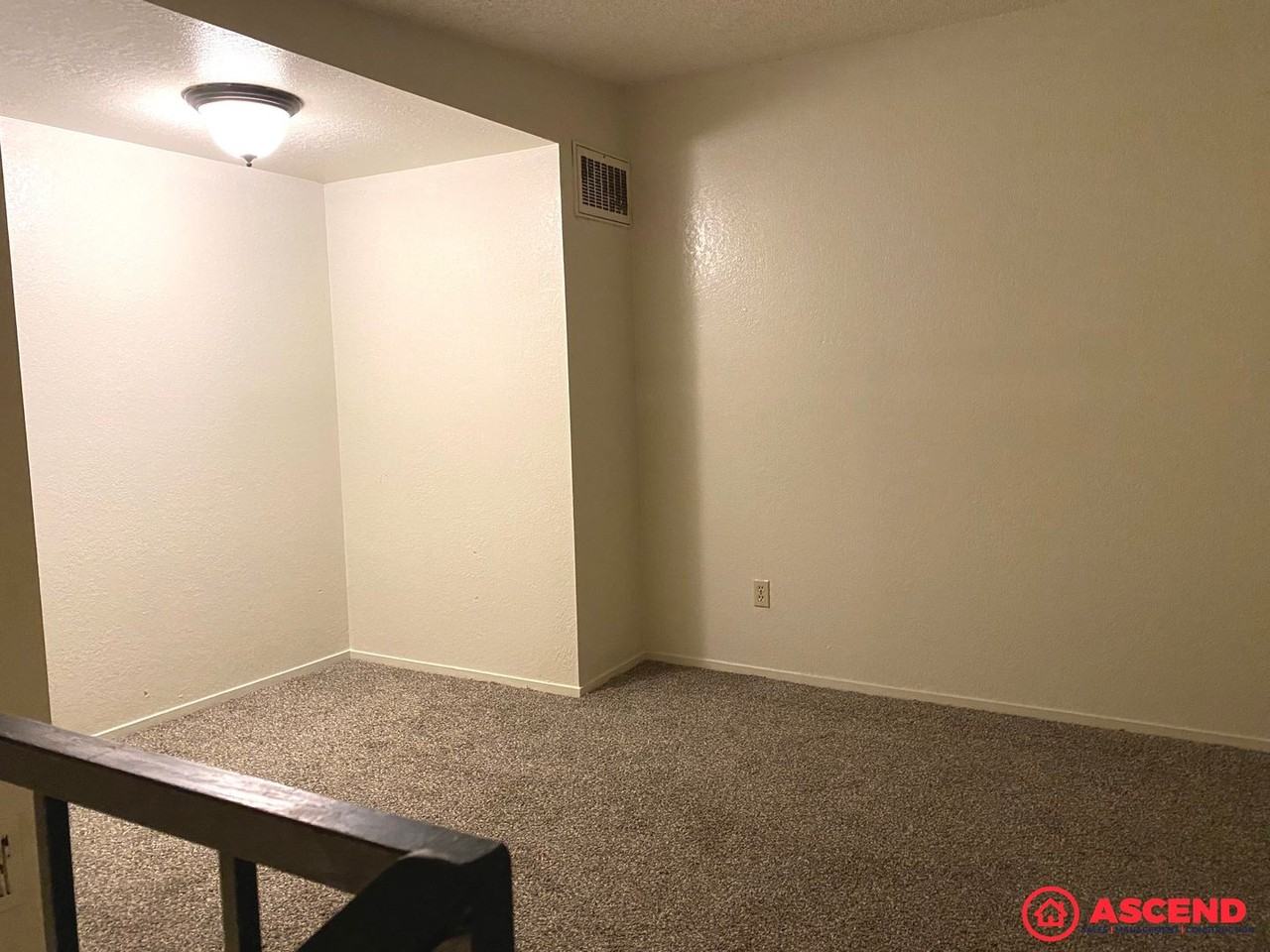 5100 Dunsmuir Rd #9 - Photo 2 of 13