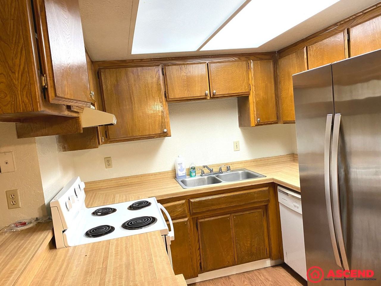 5100 Dunsmuir Rd #9 - Photo 4 of 13