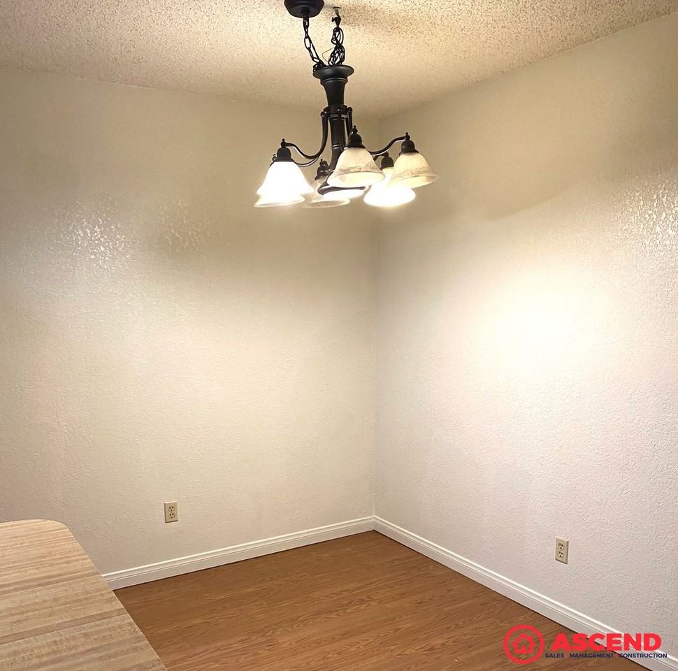 5100 Dunsmuir Rd #9 - Photo 6 of 13