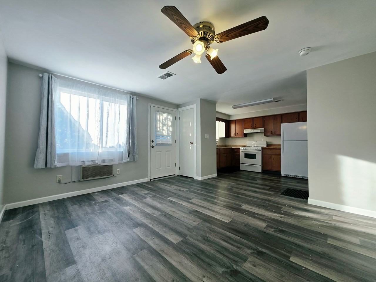 601 Main St - Photo 3 of 19