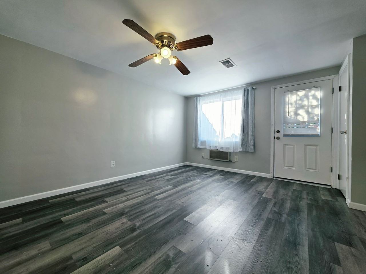 601 Main St - Photo 5 of 19