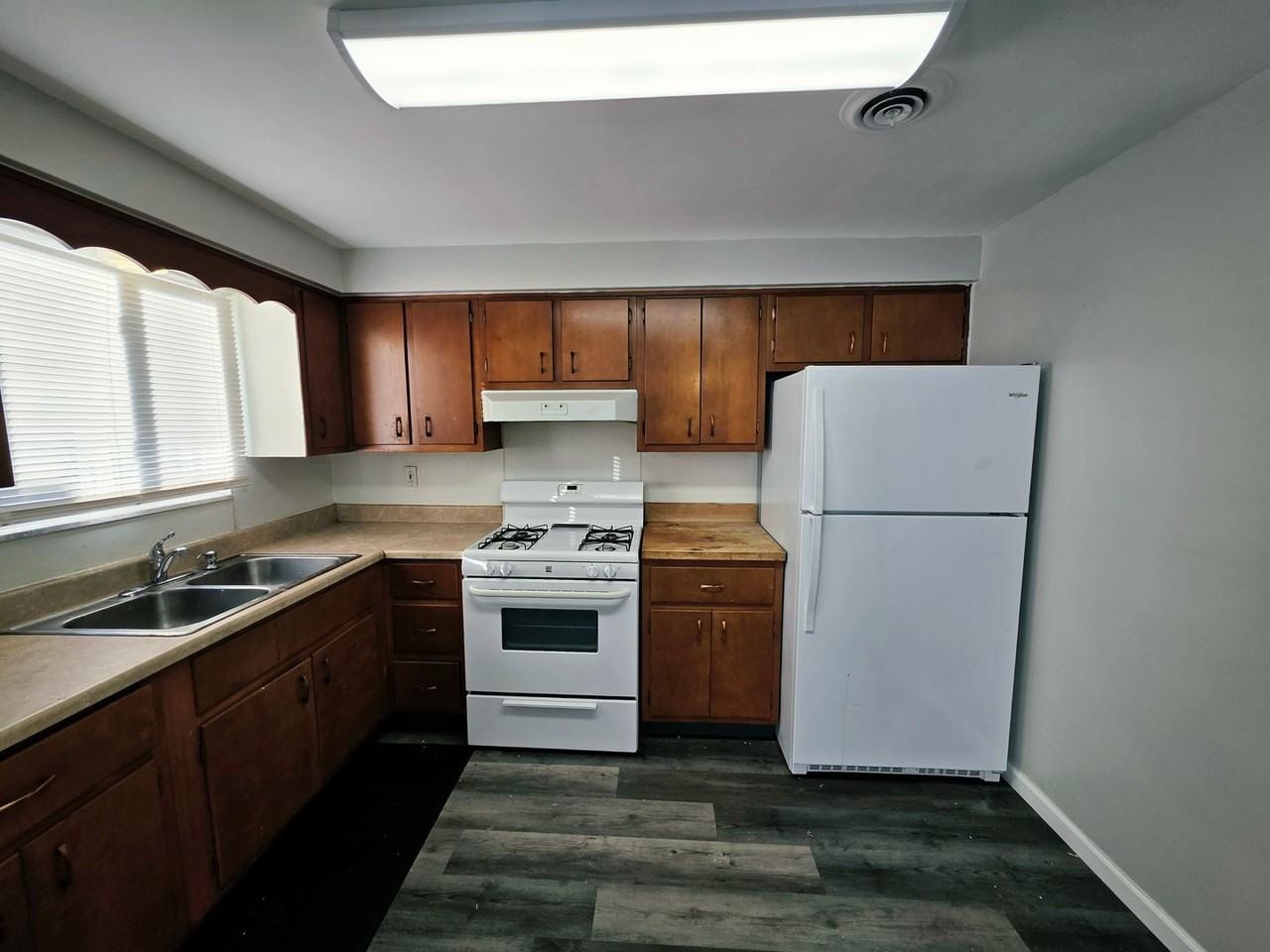 601 Main St - Photo 7 of 19
