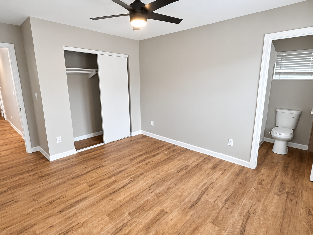 5050 54th St - Photo 6 of 14