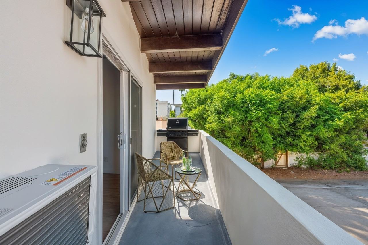 Renovated Units in Prime Palms/Mar Vista - Photo 4 of 43