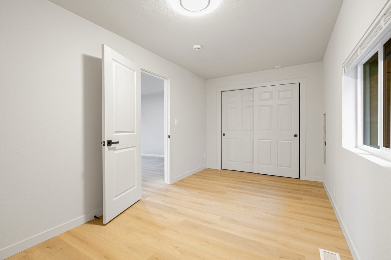 13206 3rd Ave S #MAIN - Photo 7 of 18