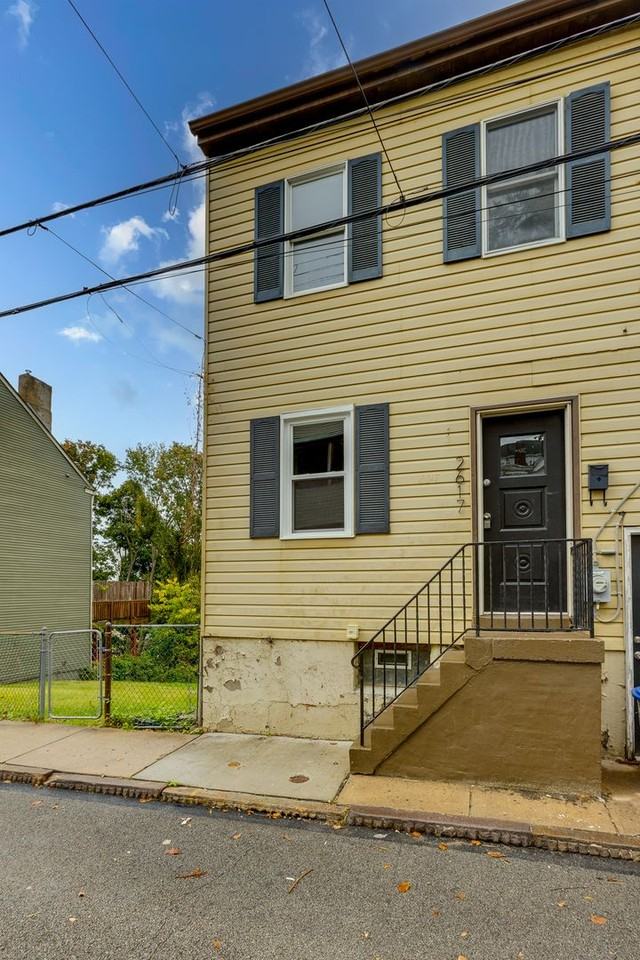 2617 Burham St - Photo 3 of 22