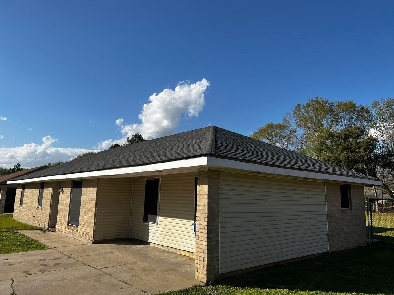 135 Driftwood Dr - Photo 2 of 19