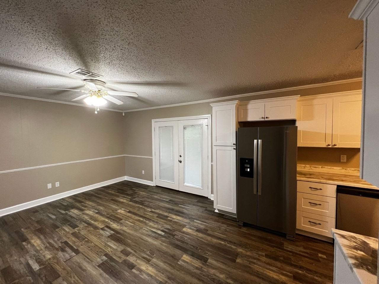 135 Driftwood Dr - Photo 4 of 19