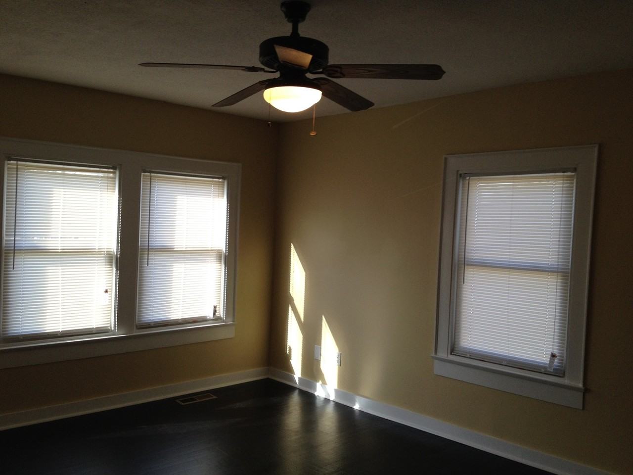 1238 Jefferson Ave - Photo 4 of 15