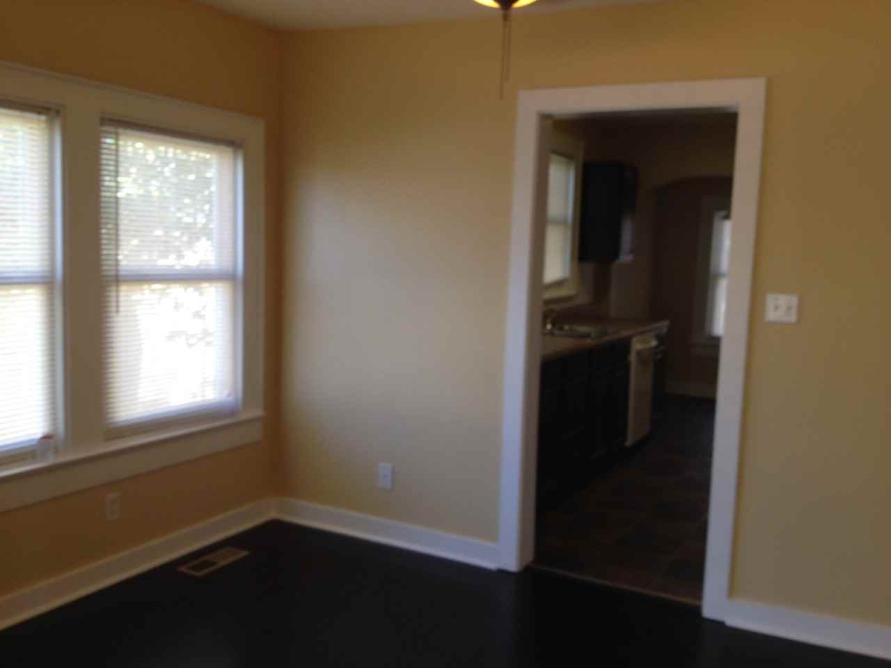 1238 Jefferson Ave - Photo 5 of 15