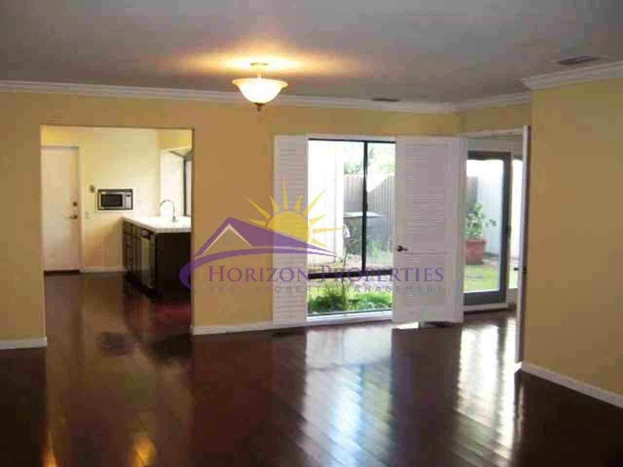 210 Dunbarton Cir - Photo 4 of 27