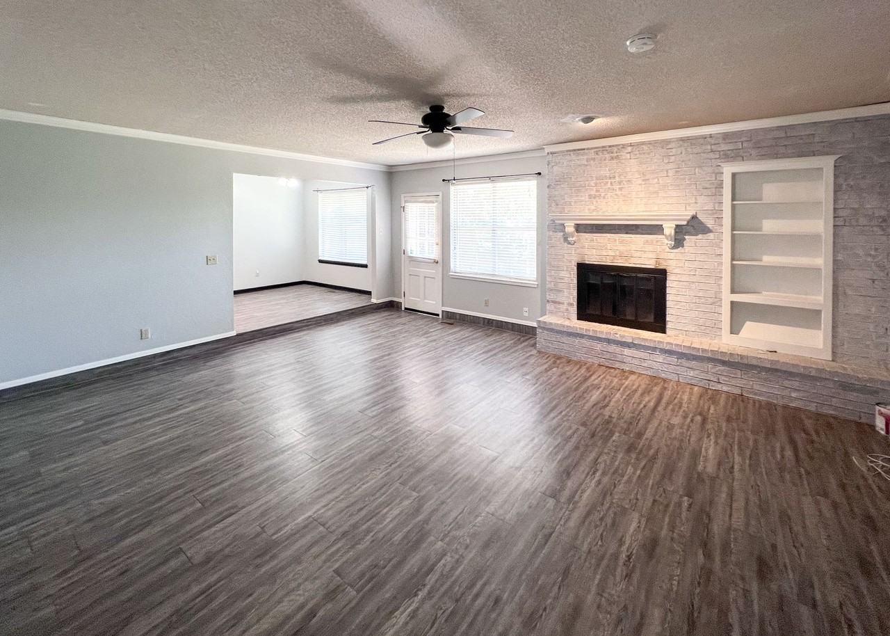 3821 Meadow Ln - Photo 3 of 19