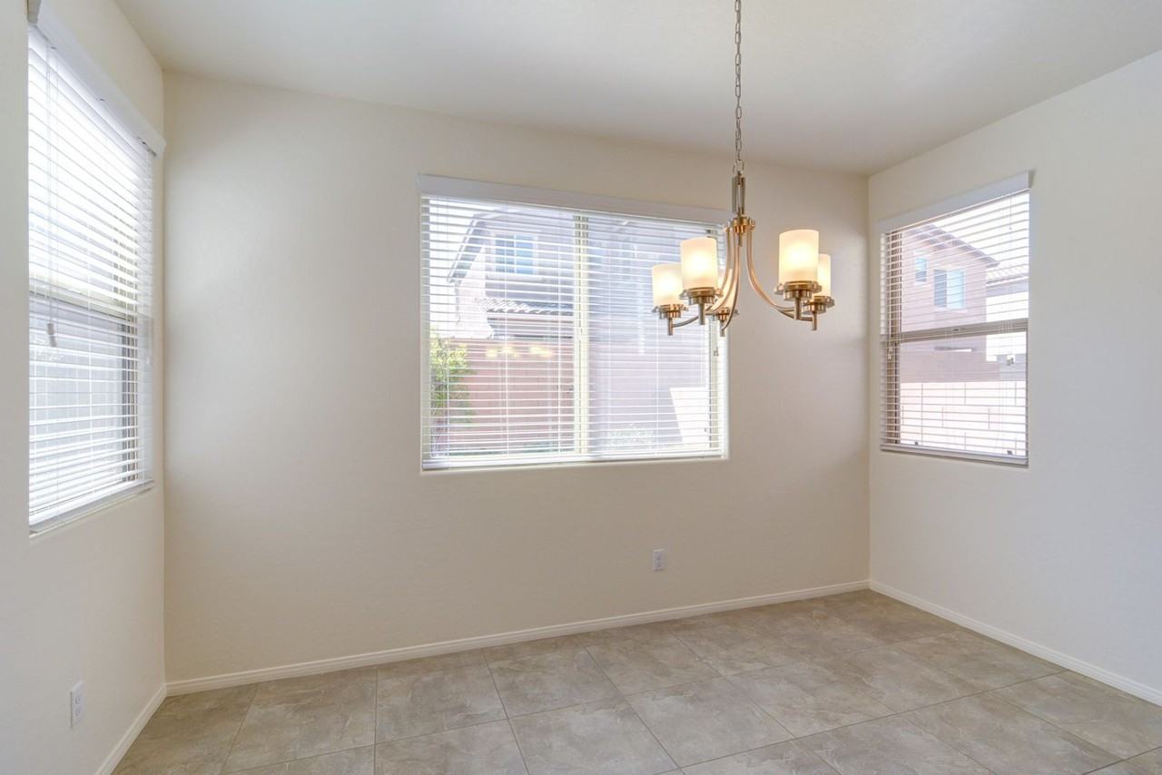 5487 Funks Grove Ln - Photo 5 of 15