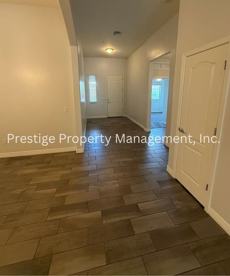 5540 W Jade Rock Pl - Photo 2 of 26