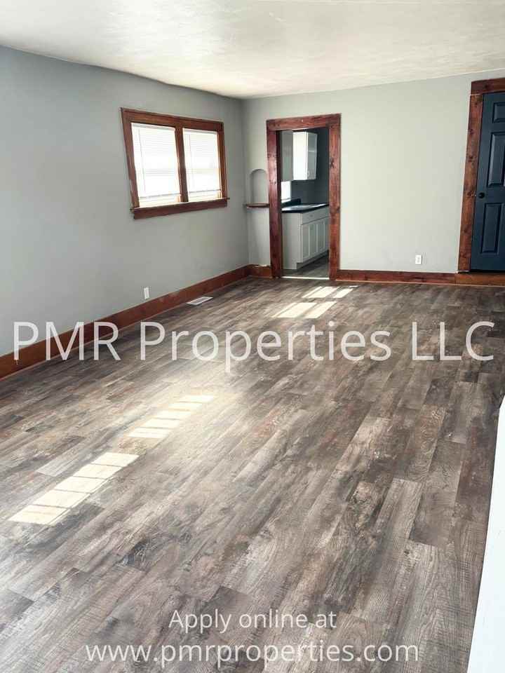4322 N 39th St - Photo 2 of 11