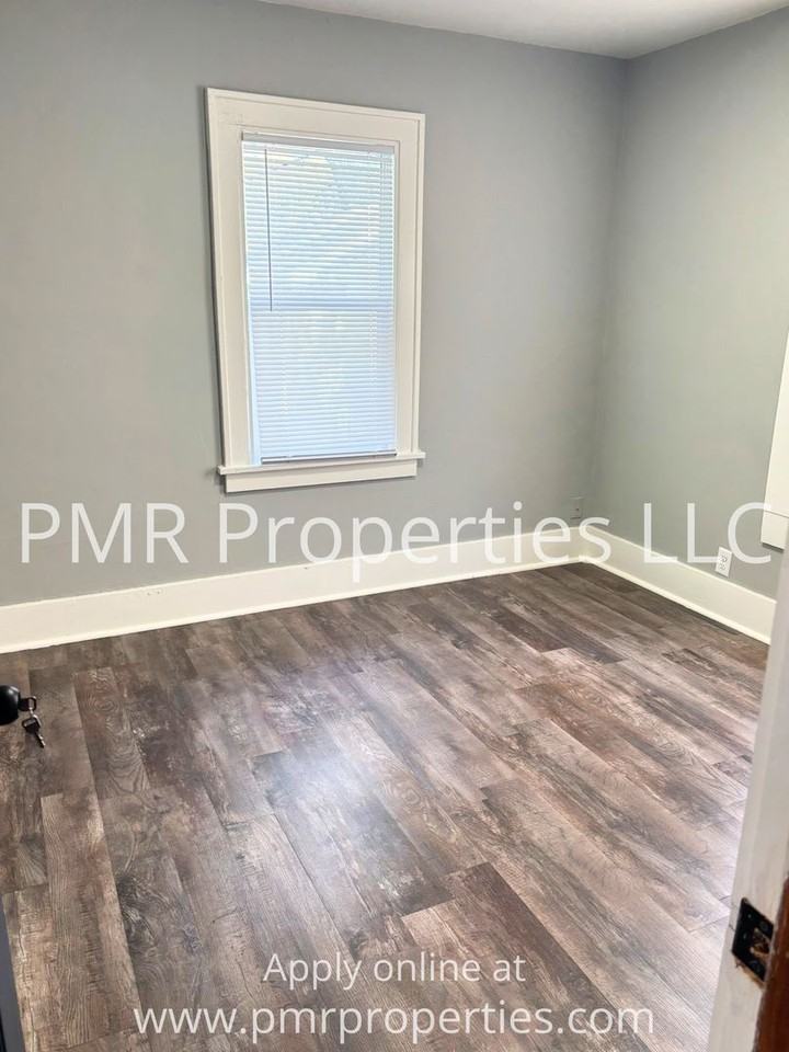 4322 N 39th St - Photo 5 of 11