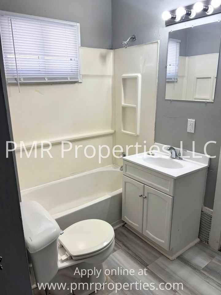 4322 N 39th St - Photo 7 of 11