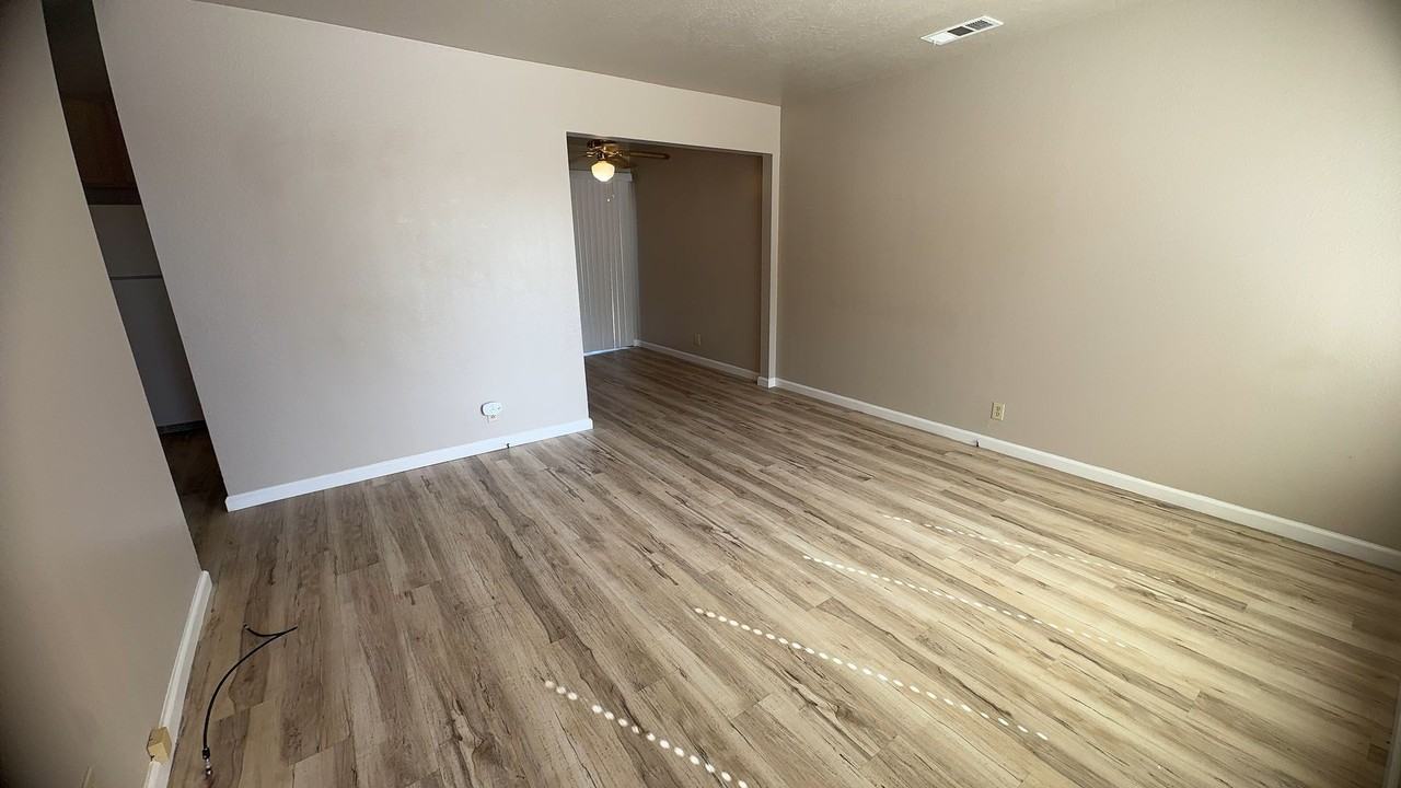 2051 Celeste Dr - Photo 3 of 10