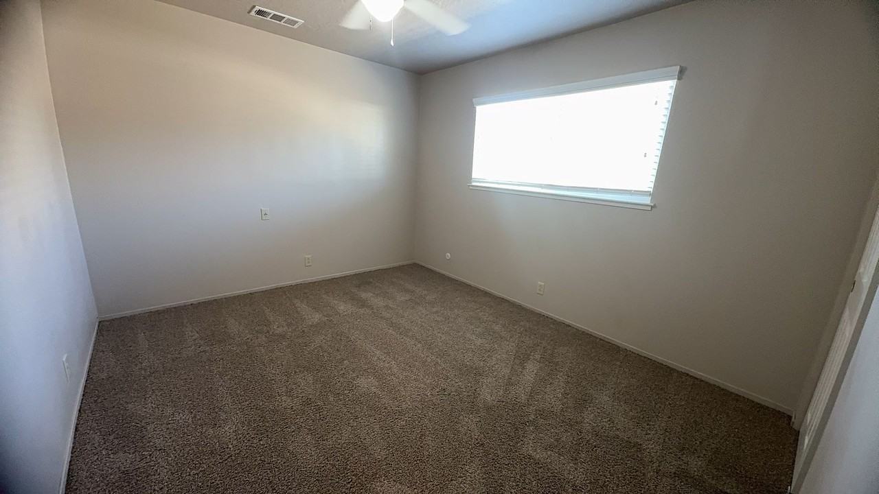 2051 Celeste Dr - Photo 7 of 10