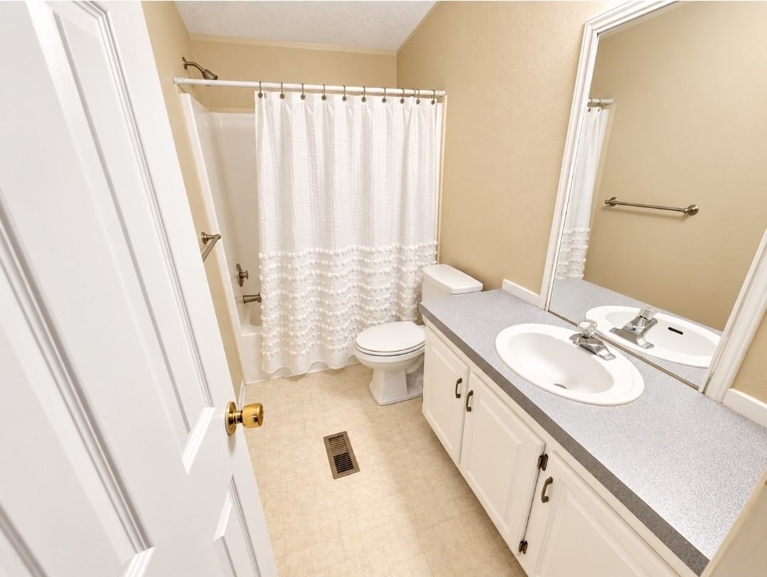 2901 W Platte Ave #1 - Photo 7 of 10