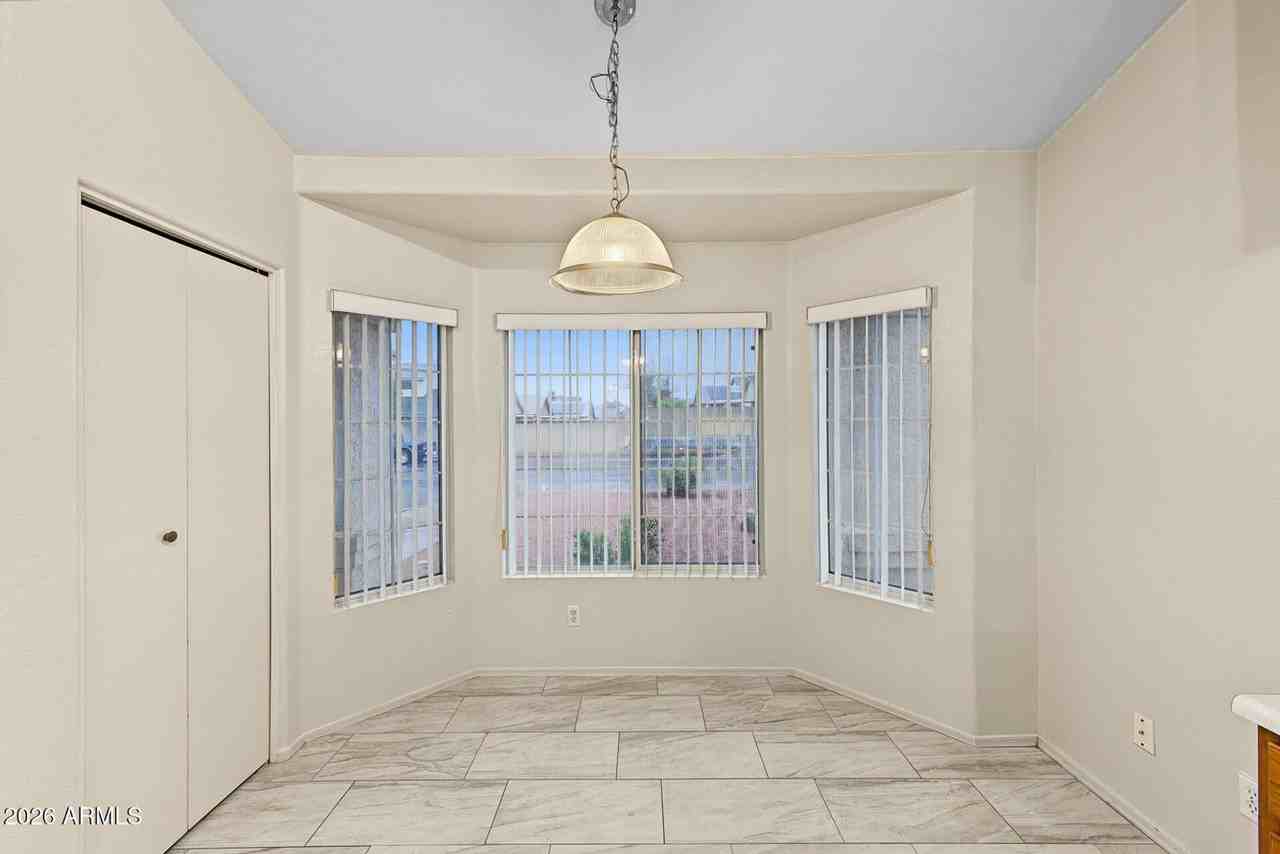 7529 W Sunnyside Dr - Photo 4 of 15