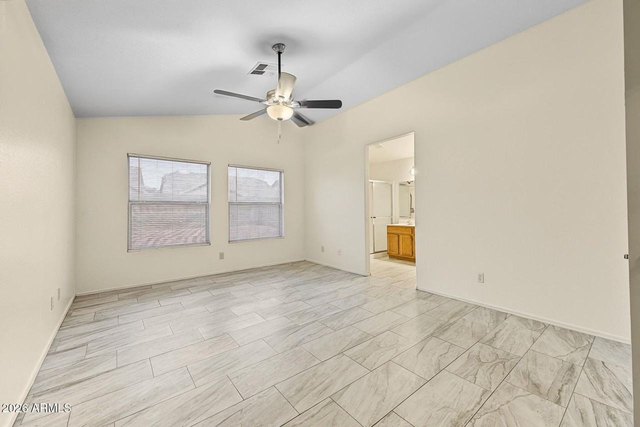 7529 W Sunnyside Dr - Photo 7 of 15