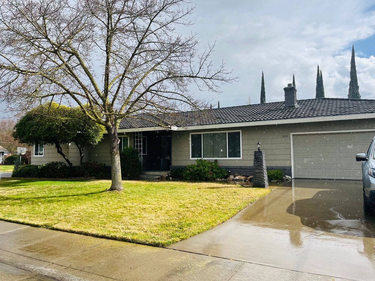 9301 Mazatlan Way - Photo 2 of 25
