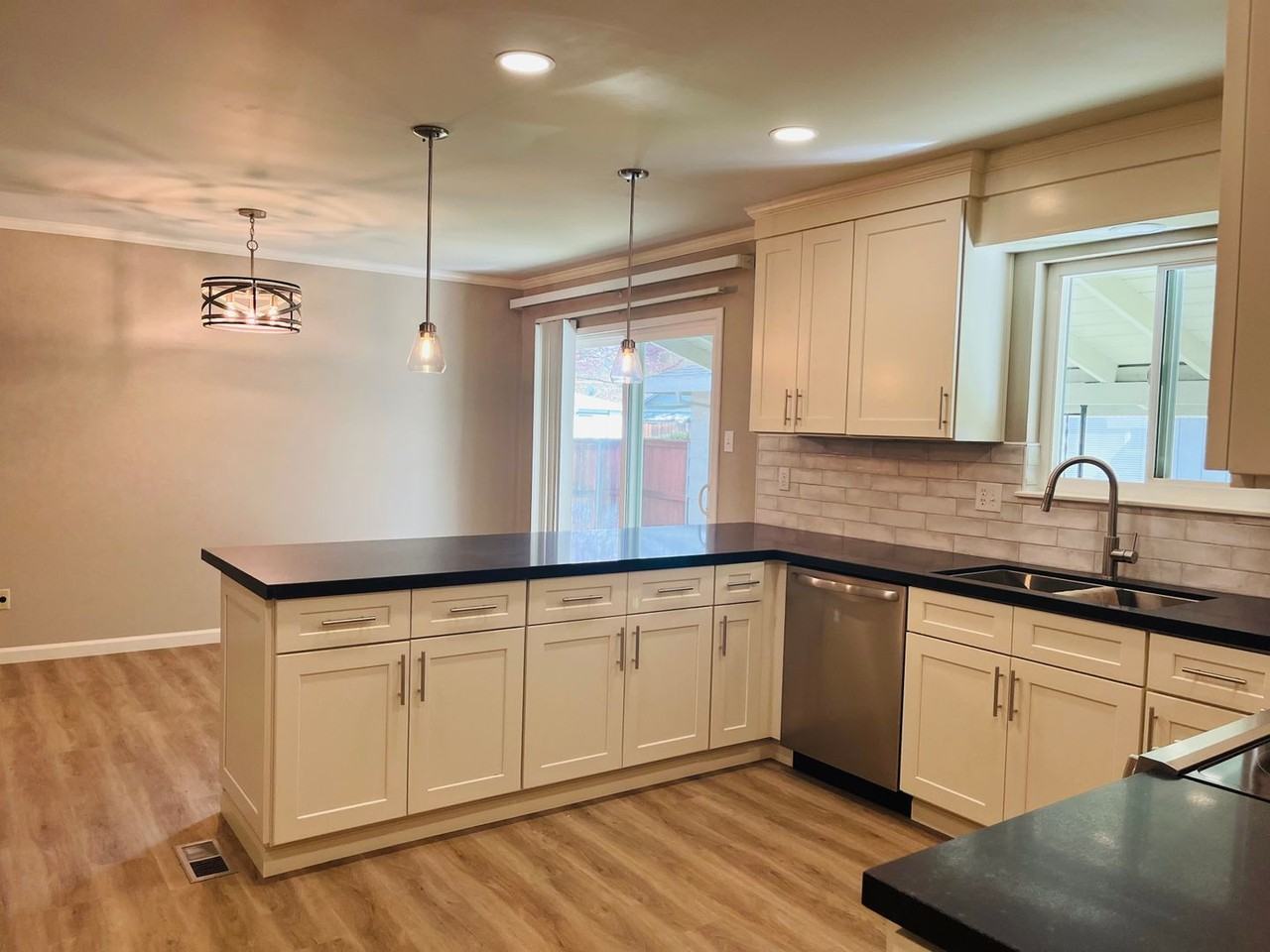 9301 Mazatlan Way - Photo 6 of 25