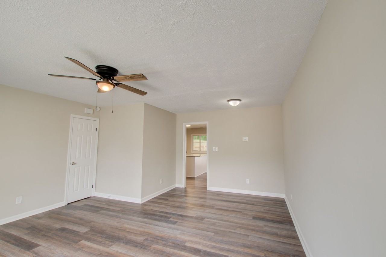5375 Grand Lake Cres - Photo 7 of 50