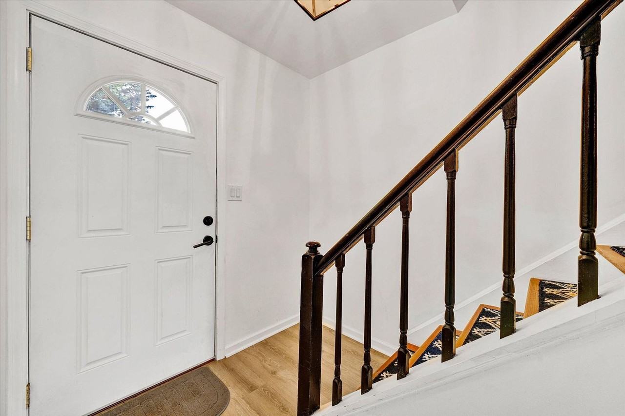 4624 Dyer Ct - Photo 3 of 39