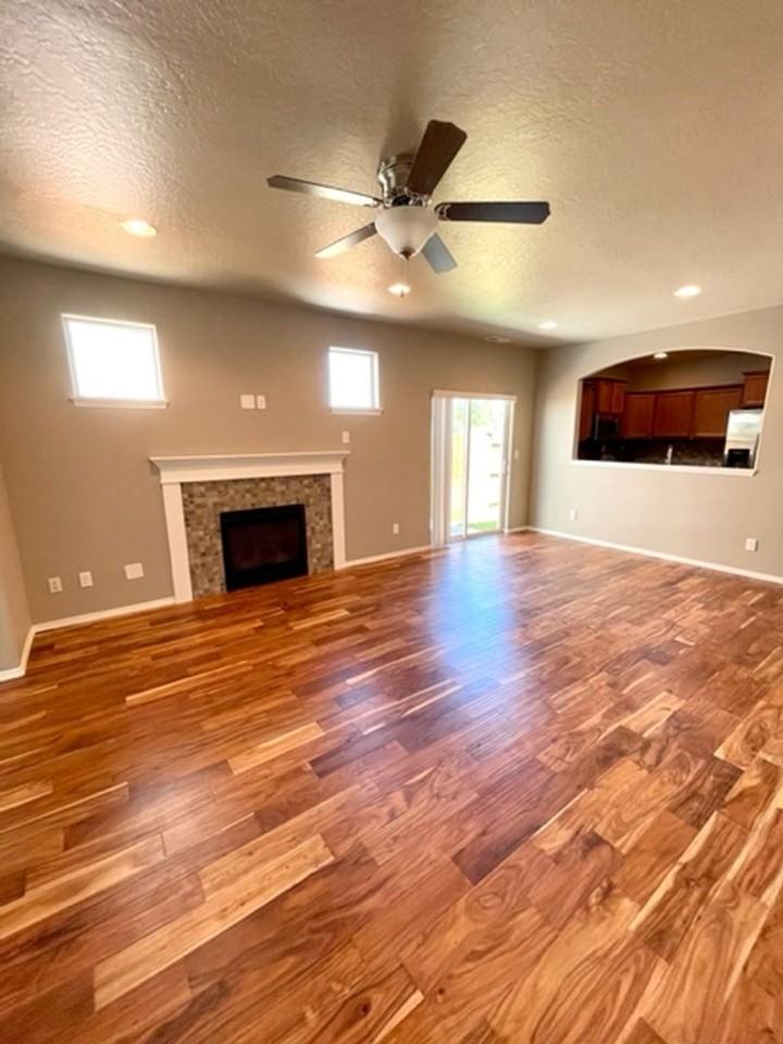 21246 Thornhill Ln - Photo 2 of 15